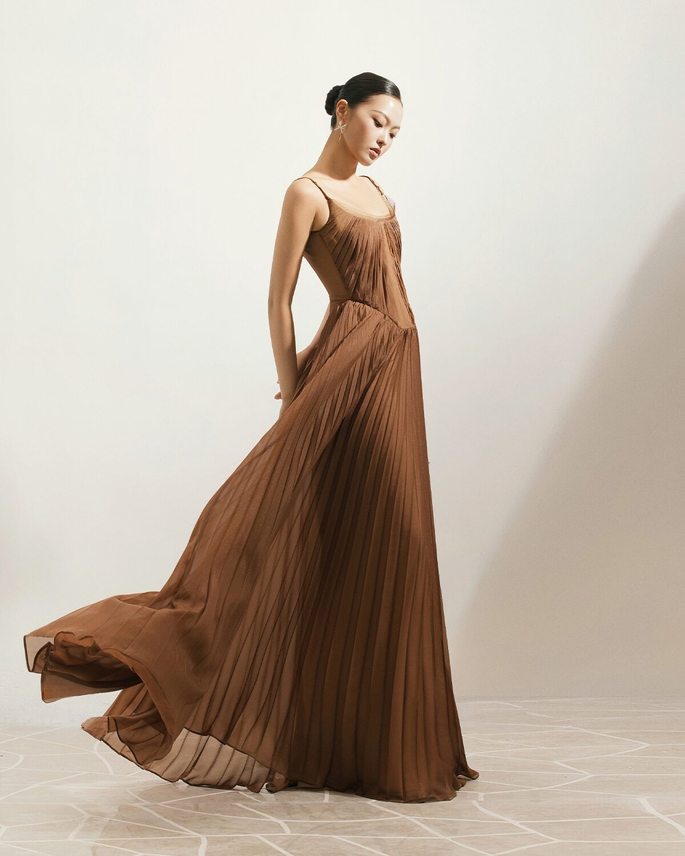 SOLI DRESS - DEEP BROWN